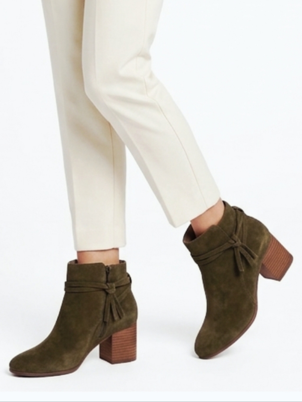 Violet & Red JENNA Suede block heel booties in Olive Green size 9.5